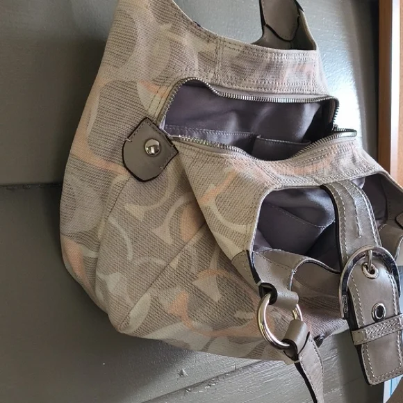 Coach Pink and Gray Shoulder Bag with Slouchy Hobo Design - Picture 6 of 8